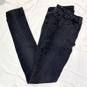 HOLLISTER LOW-RISE SUPER SKINNY JEANS (11R)